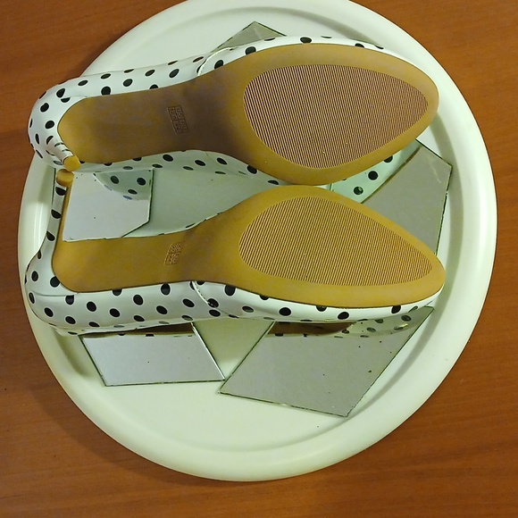 Unisex Shoe NWT, 12.5US/44EU Black Polka Dot round toe pump, D'Orsay, 4" heel - Picture 8 of 10